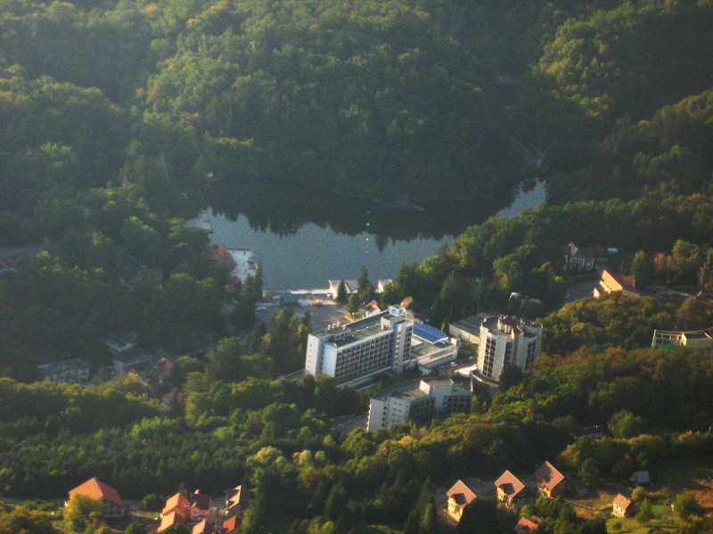Lacul Ursu si arboretele de pe saraturi