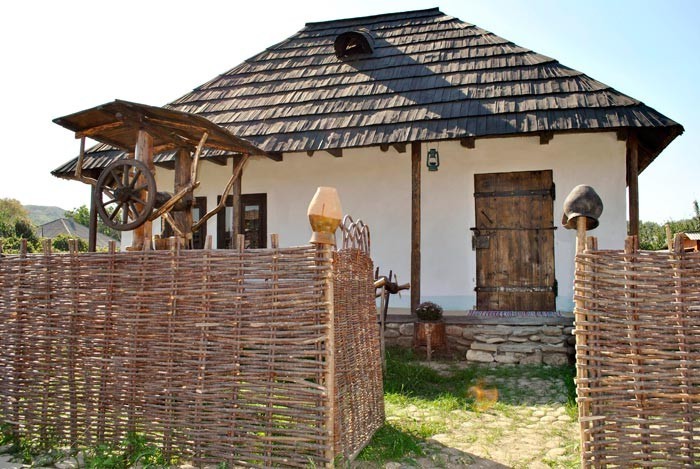 Muzeul Etnografic „Casa Bunicilor”