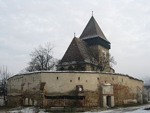 Biserica fortificata din Axente Sever